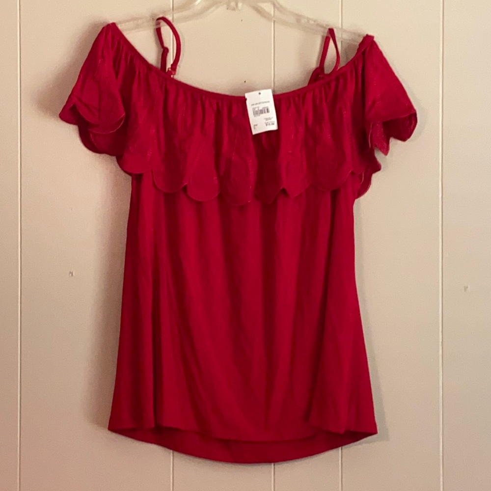 Red top w/tags off shoulder L